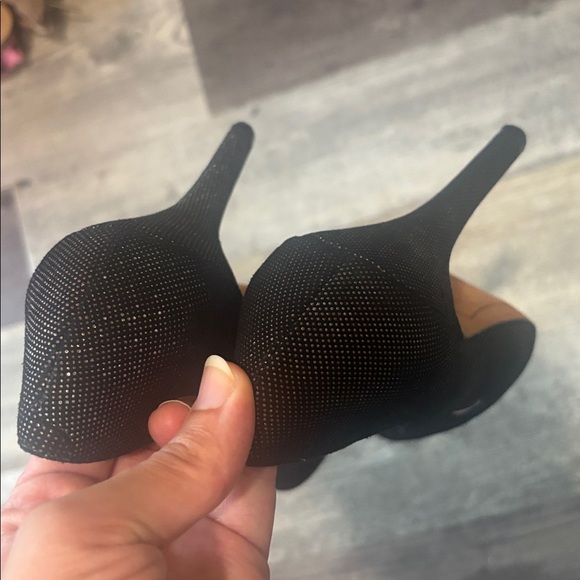 Joan & David Shoes - Picture 2 of 2